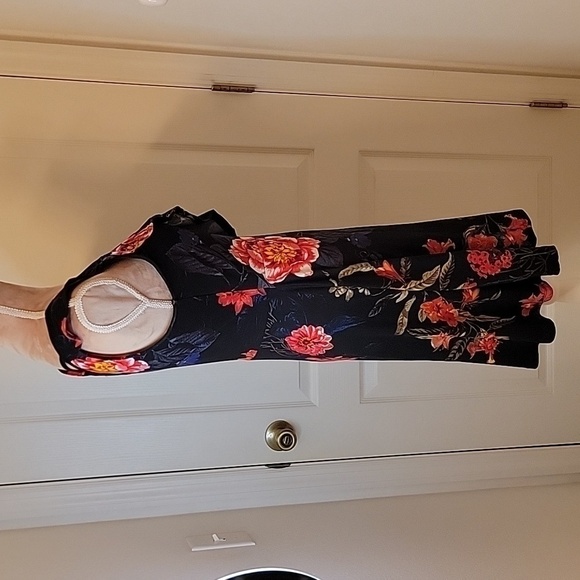 Hot Kiss Faux Wrap Floral Dress, Size Jr M. NWOT - Picture 4 of 6